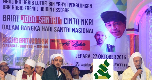 foto habib luthfi merokok