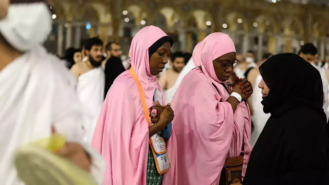 Saudi Arabia issues a dress code for Muslim women performing Umrah - Saudi-Expatriates.com