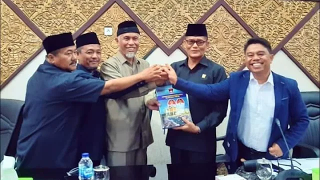 Rapat Paripurna DPRD Kota Padang, Wako Mahyeldi Sampaikan LKPJ 2019.