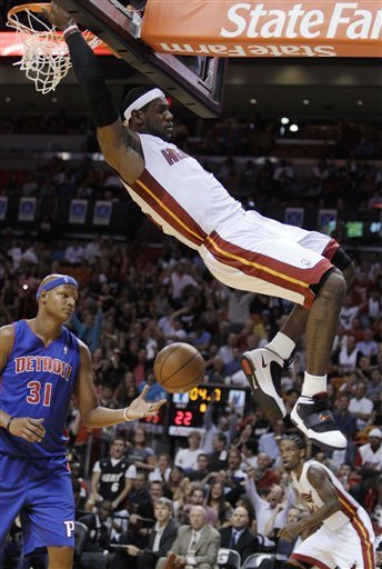 lebron james dunk. lebron james dunk 2010.