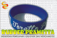 GELANG KARET DISTRO | GELANG KARET CUSTOM | GELANG KARET TORETTO | GELANG KARET HURUF TIMBUL | GELANG KARET EMBOSS | GELANG KARET DISTRO MEDAN