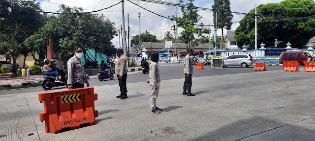 Polisi Perketat Perempatan Tingkir Selama PPKM Darurat di Kota Salatiga