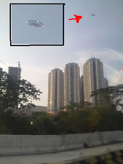 Gambar Video UFO Melintasi Langit Jakarta 2009