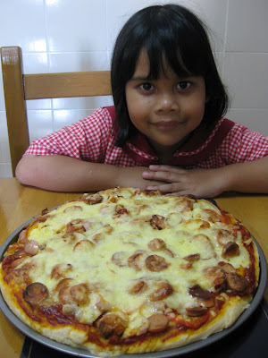 RESEPI NENNIE KHUZAIFAH: Pizza