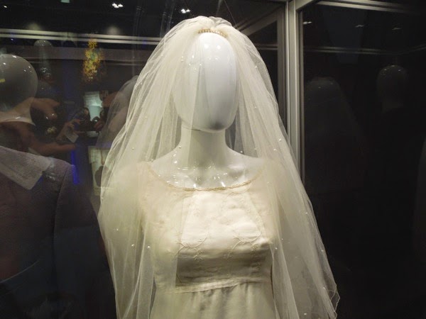 Felicity Jones Theory of Everything wedding costume