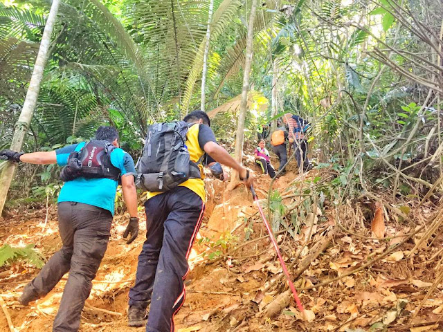 Hiking di Gunung Berembun Jelebu