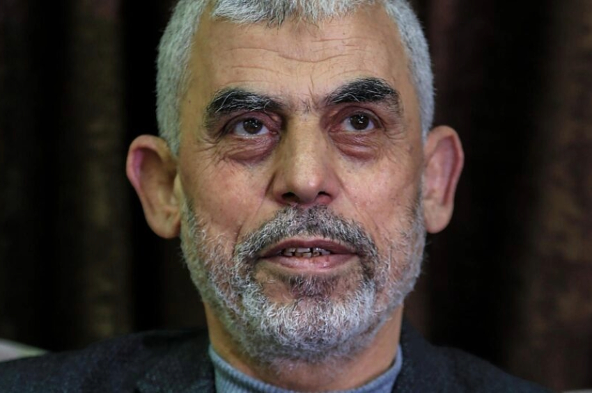 O novo líder terrorista do Hamas, Yahya Al Sinwar| Foto: EFE/EPA/MOHAMMED SABER