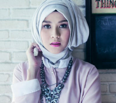 Model Hijab Zaskia Adya Mecca