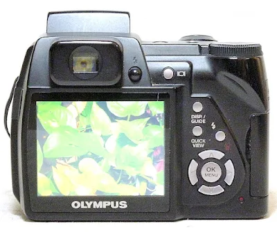 Olympus SP-500UZ, Back