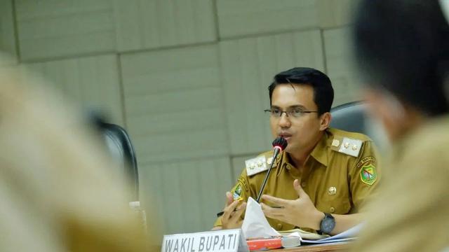Sahrul Gunawan Wakil Bupati Bandung Beri Tutorial Cara Bikin KTP Digital