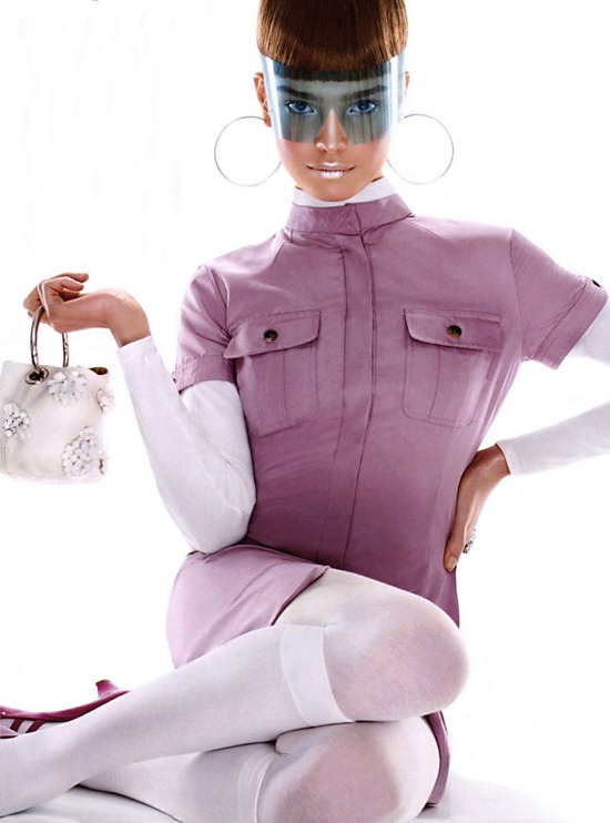 vogue-us-may2003-vodianova-2