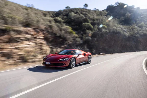 Ferrari 296 GTB eleito o carro mais bonito de 2022