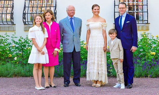 Queen Silvia, Crown Princess Victoria, Princess Estelle, Prince Oscar, Prince Carl Philip, Princess Sofia, Princess Madeleine