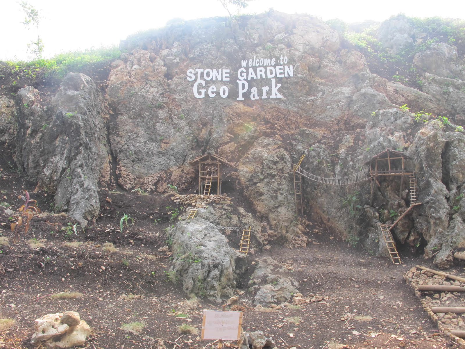  Tempat  Wisata  Stone Garden Padalarang  Kabupaten Bandung  