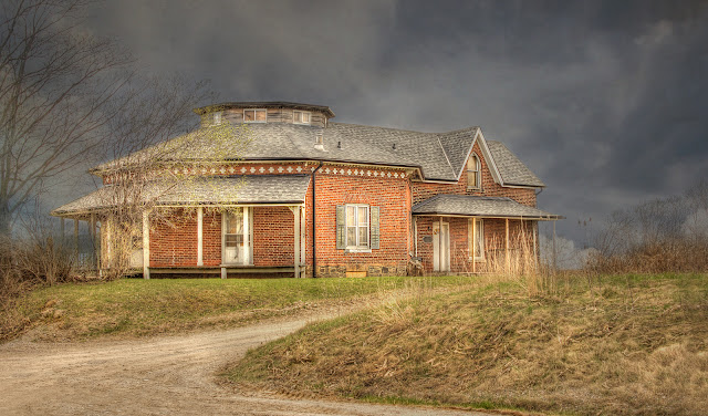 Heritage octagon house in Brampton, Ontario.  Photograph by Holly Cawfield.