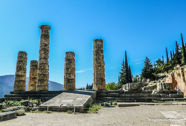 Templo de Apolo no Santuário de Delfos na Grécia