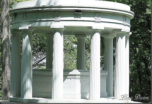 DawesMemorial_FamilyGraves