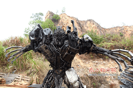 robot megatron dari cina