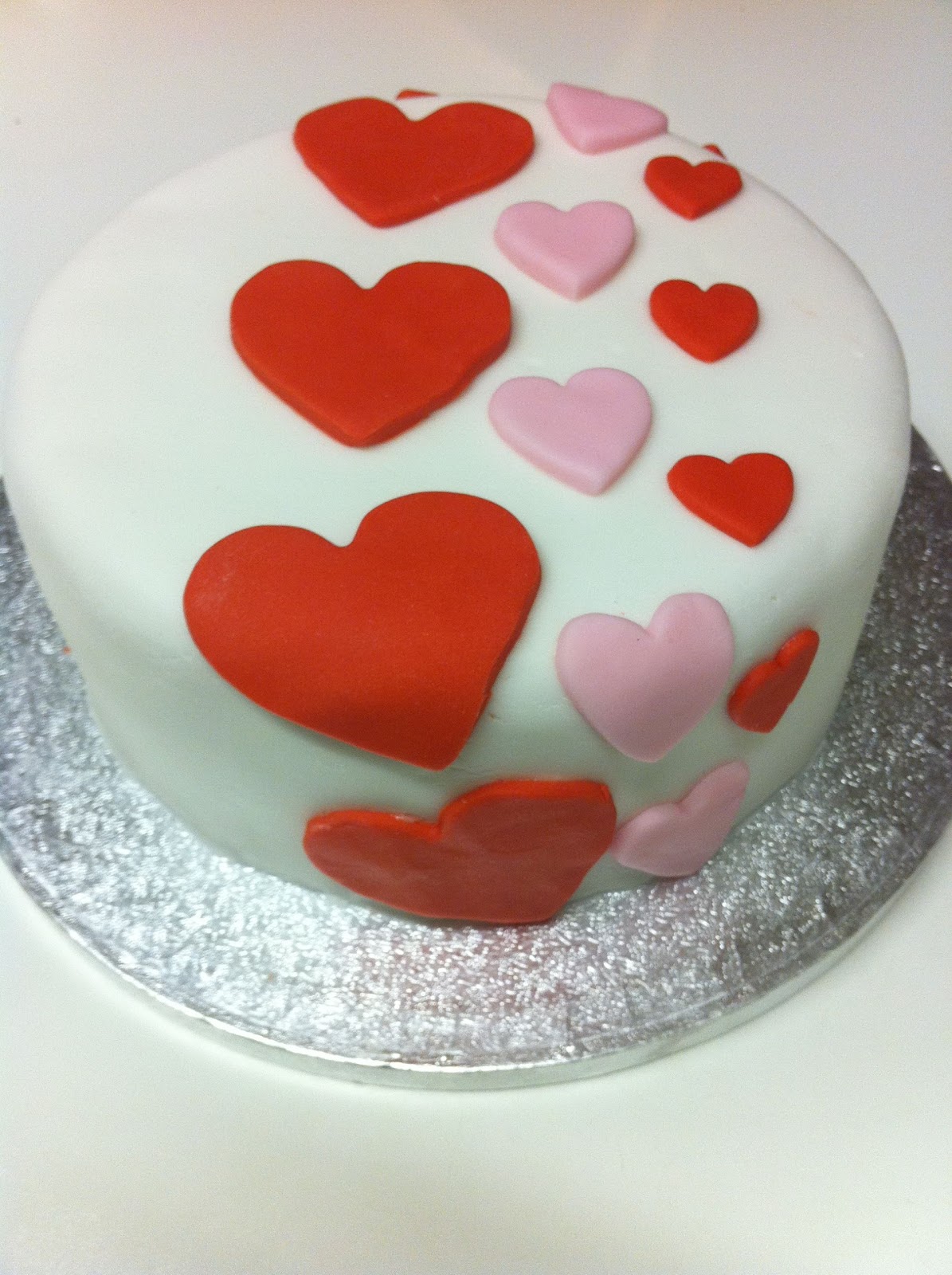 Totally Baked Cakes: HAPPY VALENTINES DAY!
