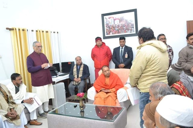 मुख्यमंत्री ने जनपद वाराणसी के भ्रमण के दौरान पाण्डेपुर स्थित पं0 दीन दयाल उपाध्याय राजकीय चिकित्सालय परिसर में निर्माणाधीन महिला चिकित्सालय का आकस्मिक निरीक्षण किया