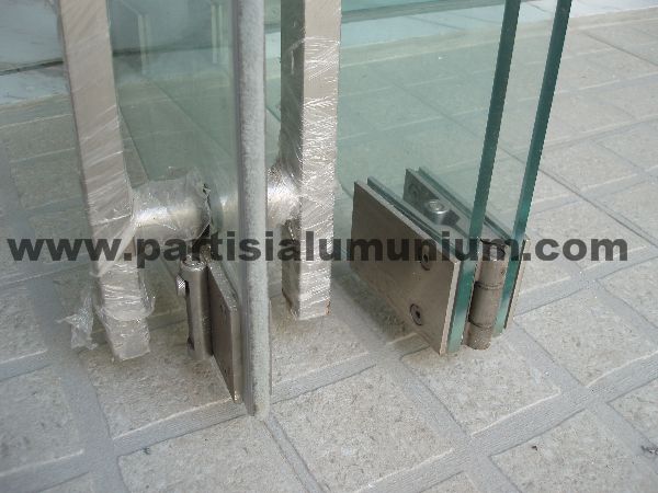 Partisi Aluminium kaca partisi kaca frameless kanopi 