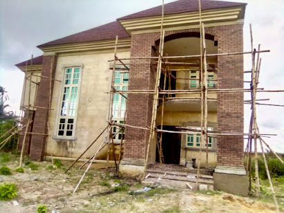 EXTERIOR WALL DECORATION WITH AUTUM BRICKS TILES, CURRENTLY ONGOING IN UMUAHIA.