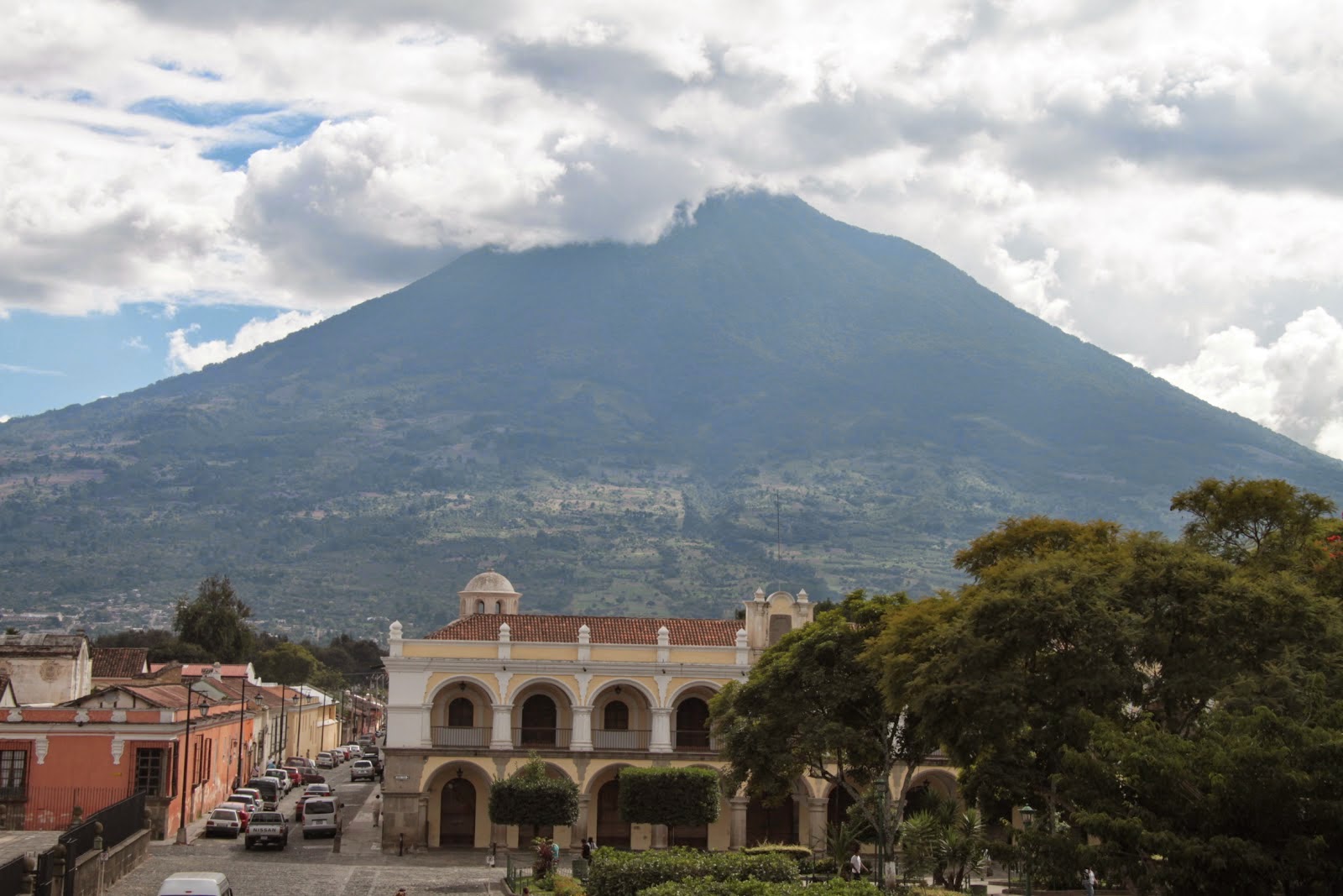 ANTIGUA GUATEMALA - the living history site