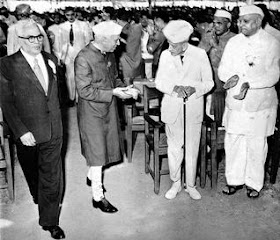 sir-mv-with-nehru Engineers day