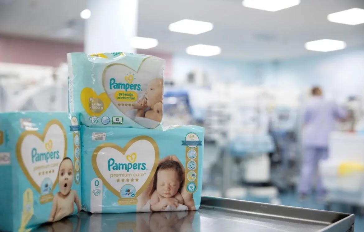 Τα Pampers® στέκονται για 6η συνεχόμενη χρονιά δίπλα στα πρόωρα μωράκια και τις οικογένειές τους