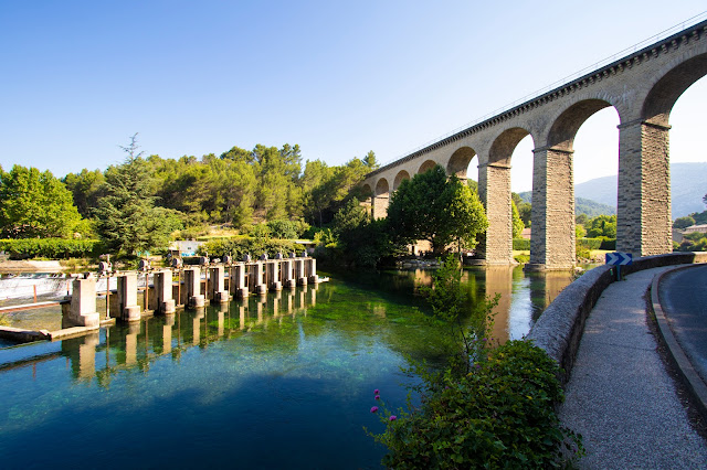 Ponte vicino Fontaine-de Vaucluse