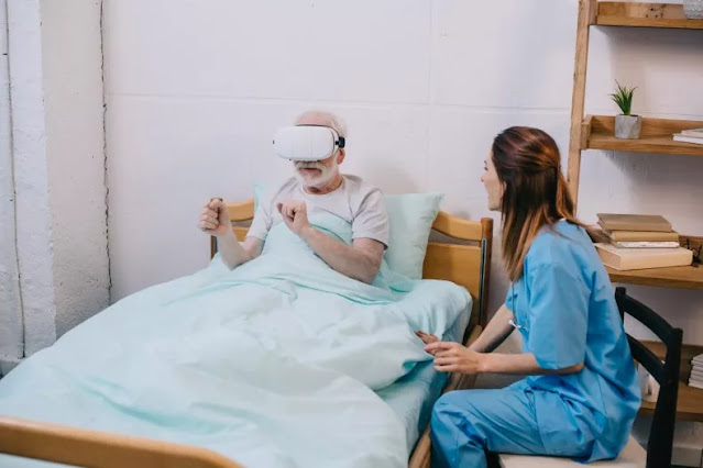 patient-wearing-VR-headset