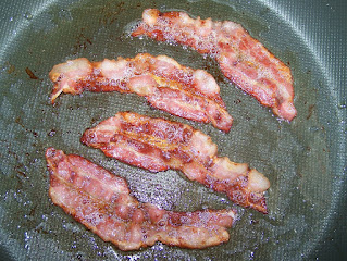 Image of bacon cooking