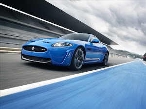 Jaguar XKR-S 2011 (7)