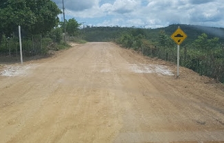 Motociclista cai ao passar por lombada na região da Vila Santa em Macajuba