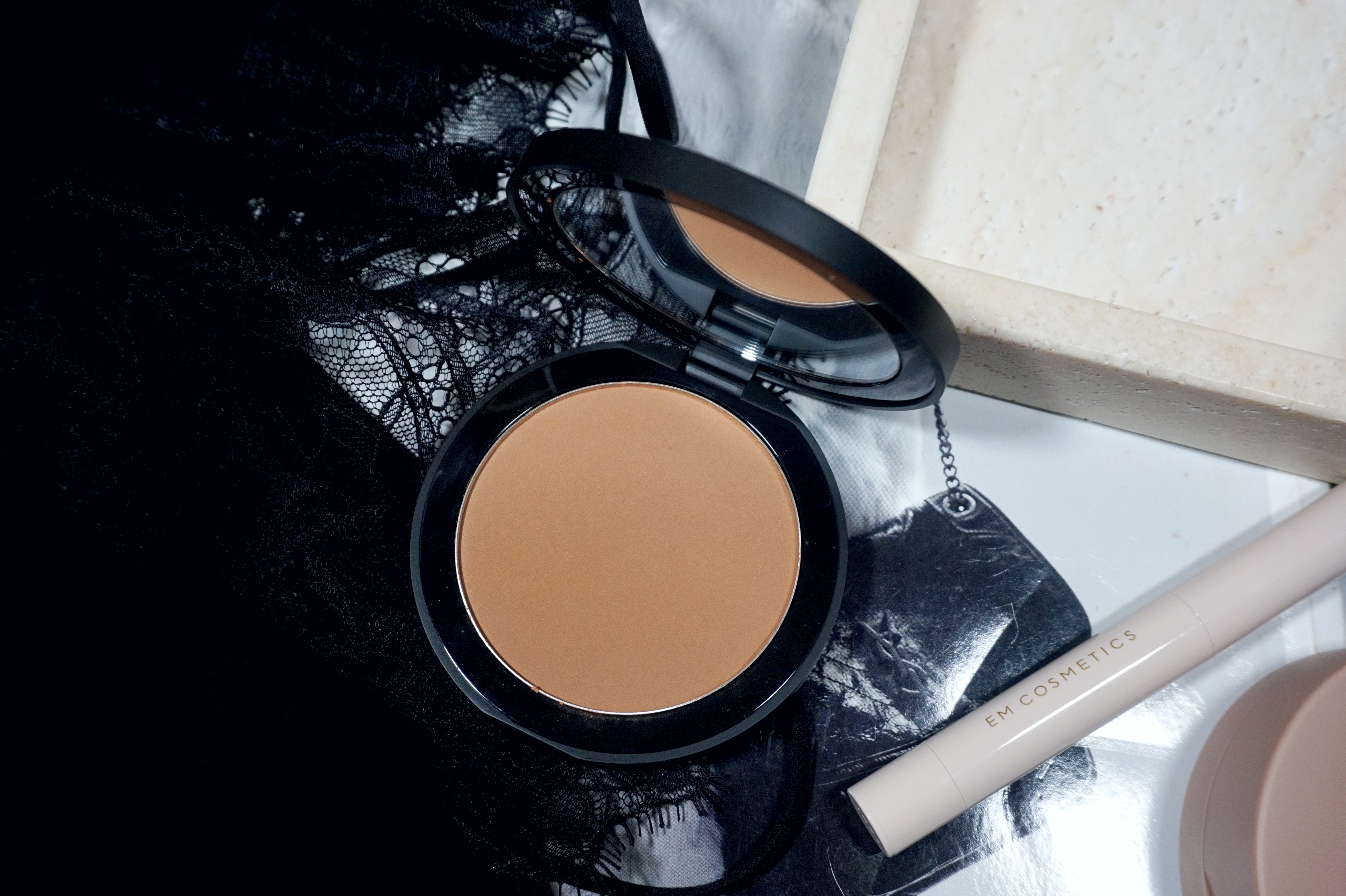 Em Cosmetics Corselette Sculpting Powder Bronzer Review and Swatches