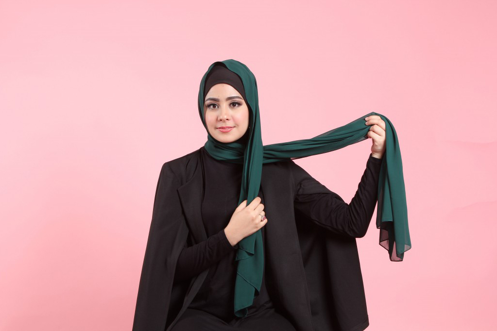 Tutorial Trend Hijab Pashmina Artis Cantik Risty Tagor 