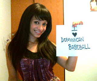 Dominican women fan of Dominican baseball