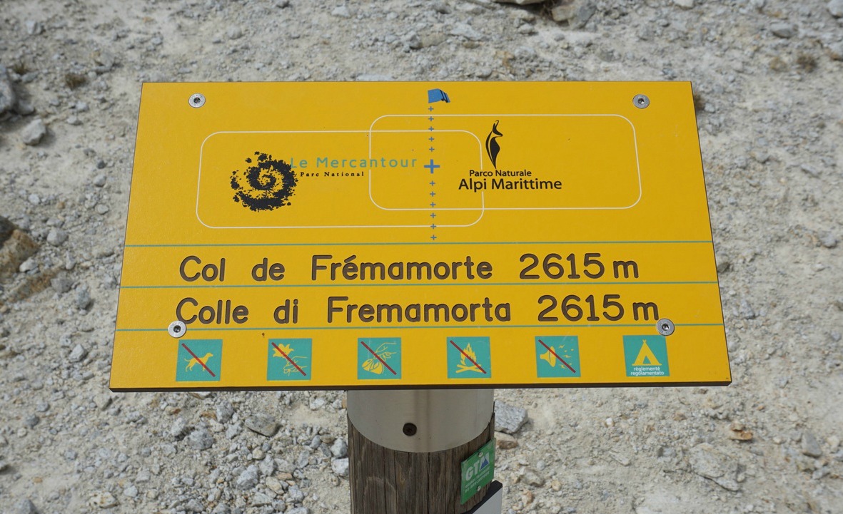 Signpost at Col de Frémamorte