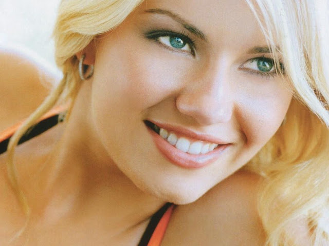 Elisha Cuthbert Hot and Sexy Wallpapers #14