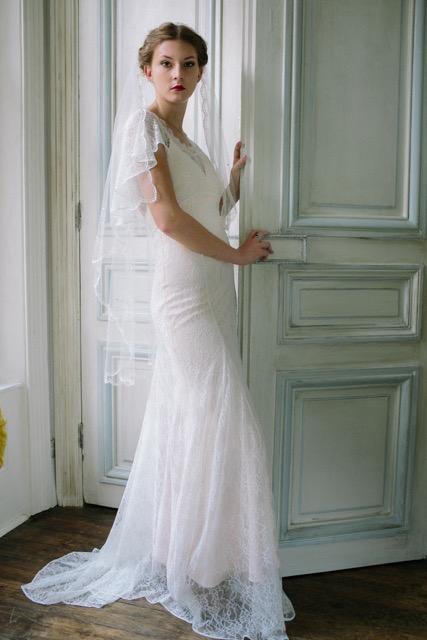 Vintage inspired 1930s veil with 1930s style wedding dress - full length, front view.