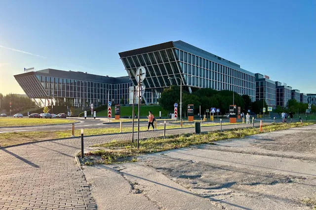 улица Инженера Кнорре, бизнес-центр Comcity
