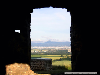 Photo de belles portes et fenêtres d'Auvergne