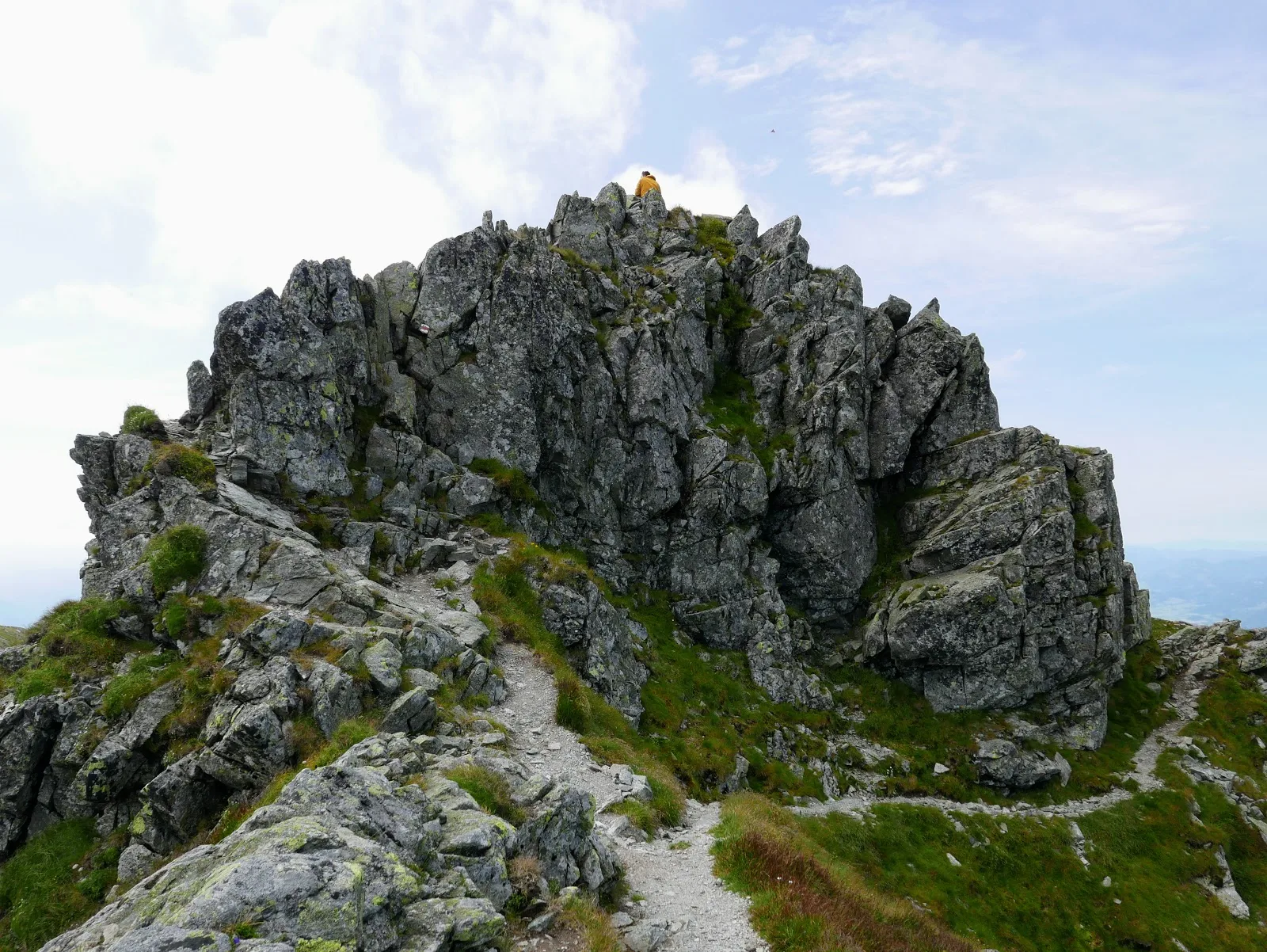 tatry, tatry zachodnie, tatry blog, tatry zachodnie blog, tatry słowacja, tatry słowacja blog, tatry dla początkujących, tatry dla zaawansowanych, szlaki w tatrach dla początkujących, szlaki w tatrach dla średniozaawansowanych, główna grań tatr, tatry zdjęcia blog, tatry latem, tatry latem blog, tatry opis szlaku, Salatín, Baníkov, Hrubá kopa, Plačlivé, Ostrý Roháč, Volovec, Rákoň, Salatyn, Banówka, Rohacz Płaczliwy, Rohacz Ostry, Wołowiec, Rakoń, Rohacka dolina, rohacki kon, orla perć tatr zachodnich, słowacka orla perć