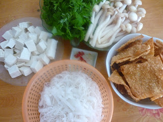 Lẩu Gà ngải Cứu