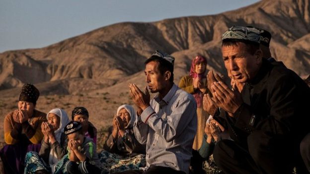 Derita Nasib Muslim Uighur China