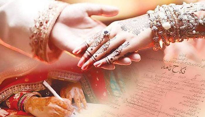 Talks of marriage of 18-year-old boy to 35-year-old girl