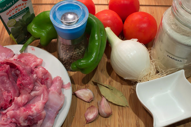 ingredientes de Conejo a la albahaca