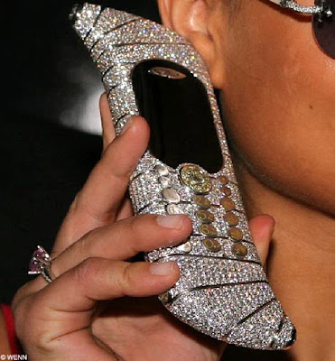 elmaslarla suslenmis cep telefonu