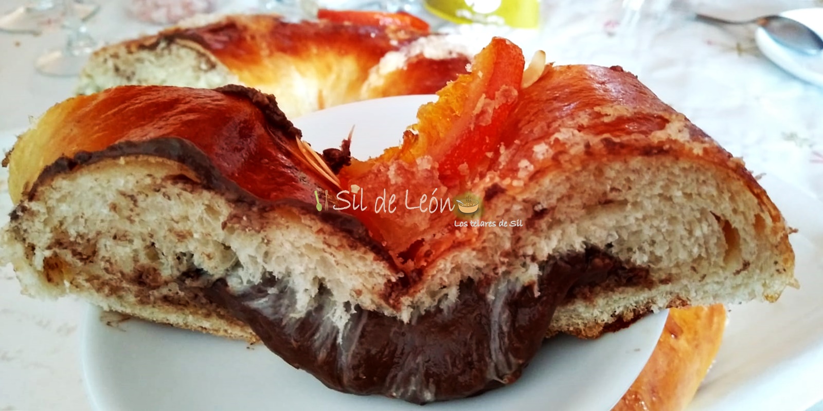 ROSCÓN DE REYES RELLENO DE CHOCOLATE A LA TAZA CON NARANJA Y JENGIBRE {ROSCÓN DE REYES 2023}