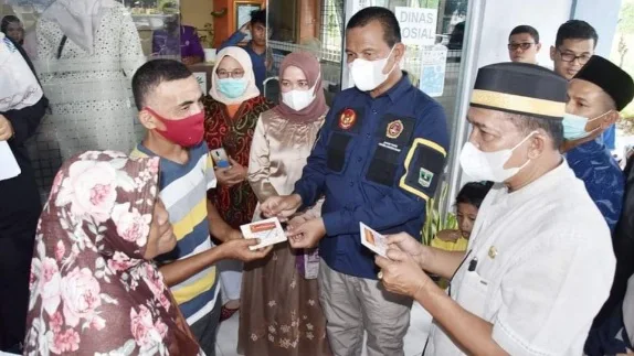 4.394 KK Warga Kota Pariaman Terima Bantuan Sembako PPKM